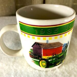 Gibson John Deere tractor mug